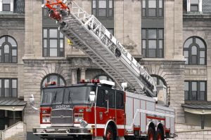 Montreal-HP100-ladder-extended